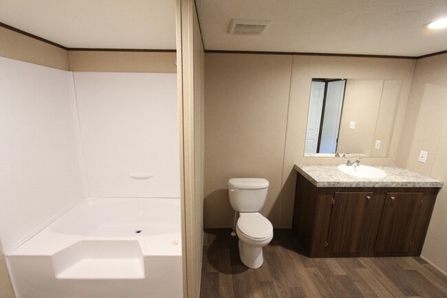 Building Photo - 3091 Shannon Rd