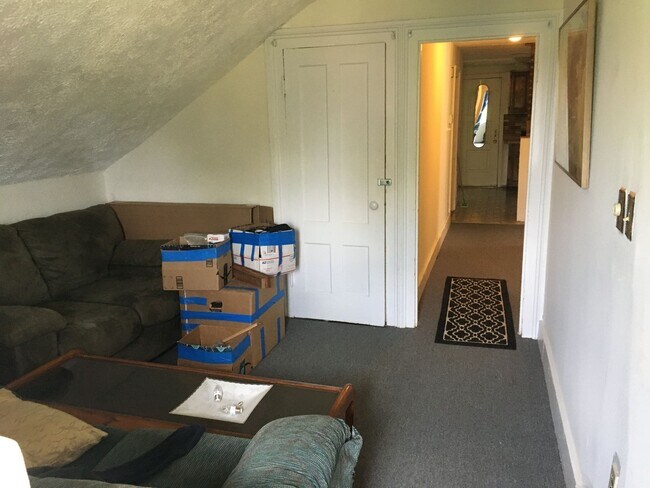 Building Photo - 7 University Pl