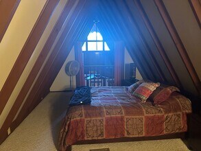 Building Photo - Lakefront 3 Bedroom 1 Bathroom in Haines City