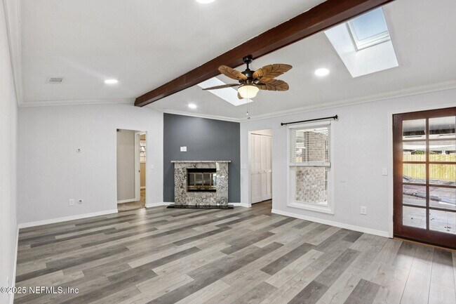 Building Photo - 1854 Lakotna Dr