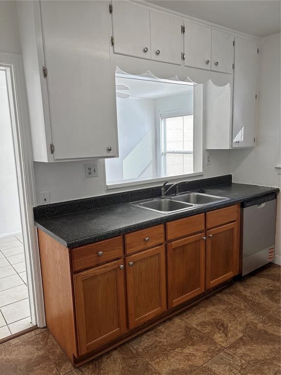 Building Photo - 1437 Pine St