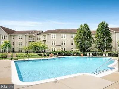 Building Photo - 4910 Edgeware Terrace