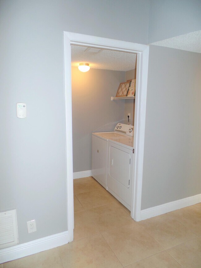 Building Photo - 5740 Rock Island Rd