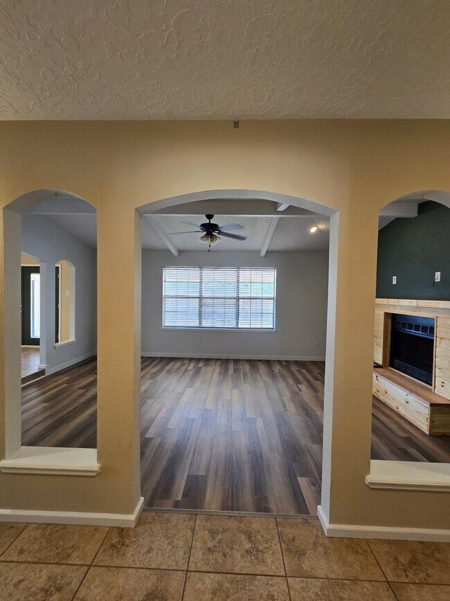 Building Photo - 309 Chanticleer Pl