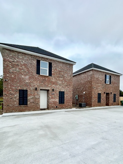 Building Photo - 1977 Bayou Rd