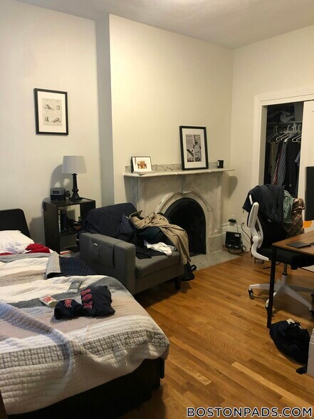 Building Photo - 62 W Cedar St