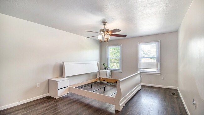 Building Photo - 41760 Wayside Dr
