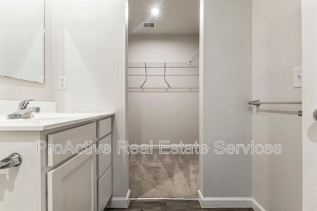 Building Photo - 95 Manilla Cir