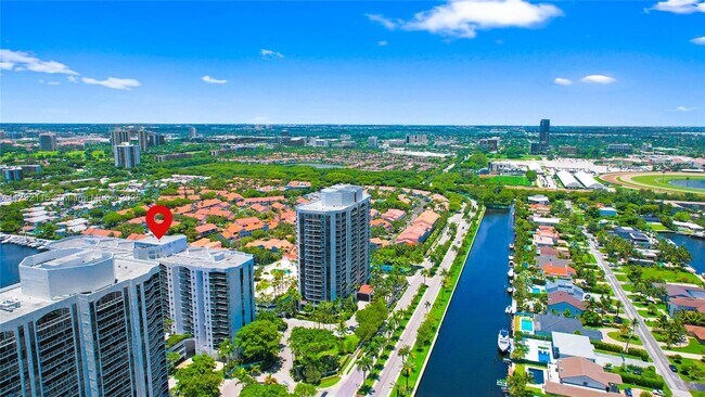 Building Photo - 3610 Yacht Club Dr