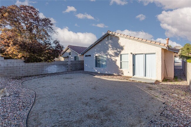 Building Photo - 8109 Defiance Ave