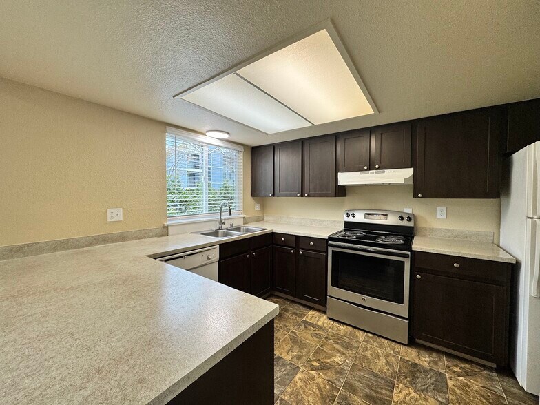 Building Photo - 5026 S 58th St