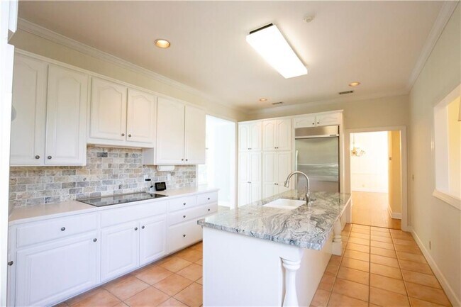 Building Photo - 105 Strachan Ln
