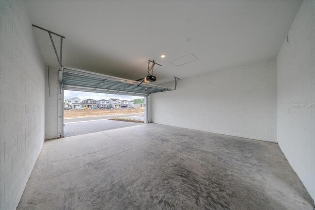 Building Photo - 1895 Pinecliff Dr