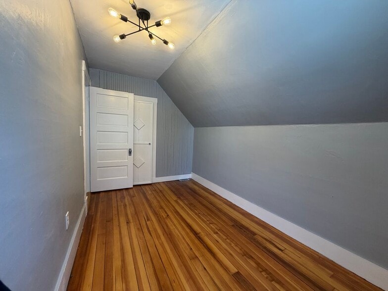 Building Photo - 66 Chestnut Hill Rd