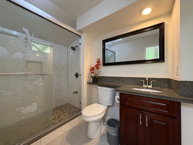 Building Photo - 3346 Kanaina Ave