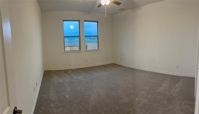 Building Photo - 497 Papaya Dr