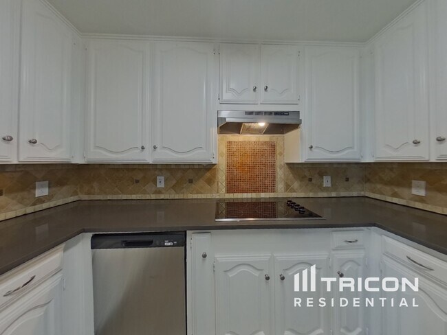 Building Photo - 7724 Grassland Dr