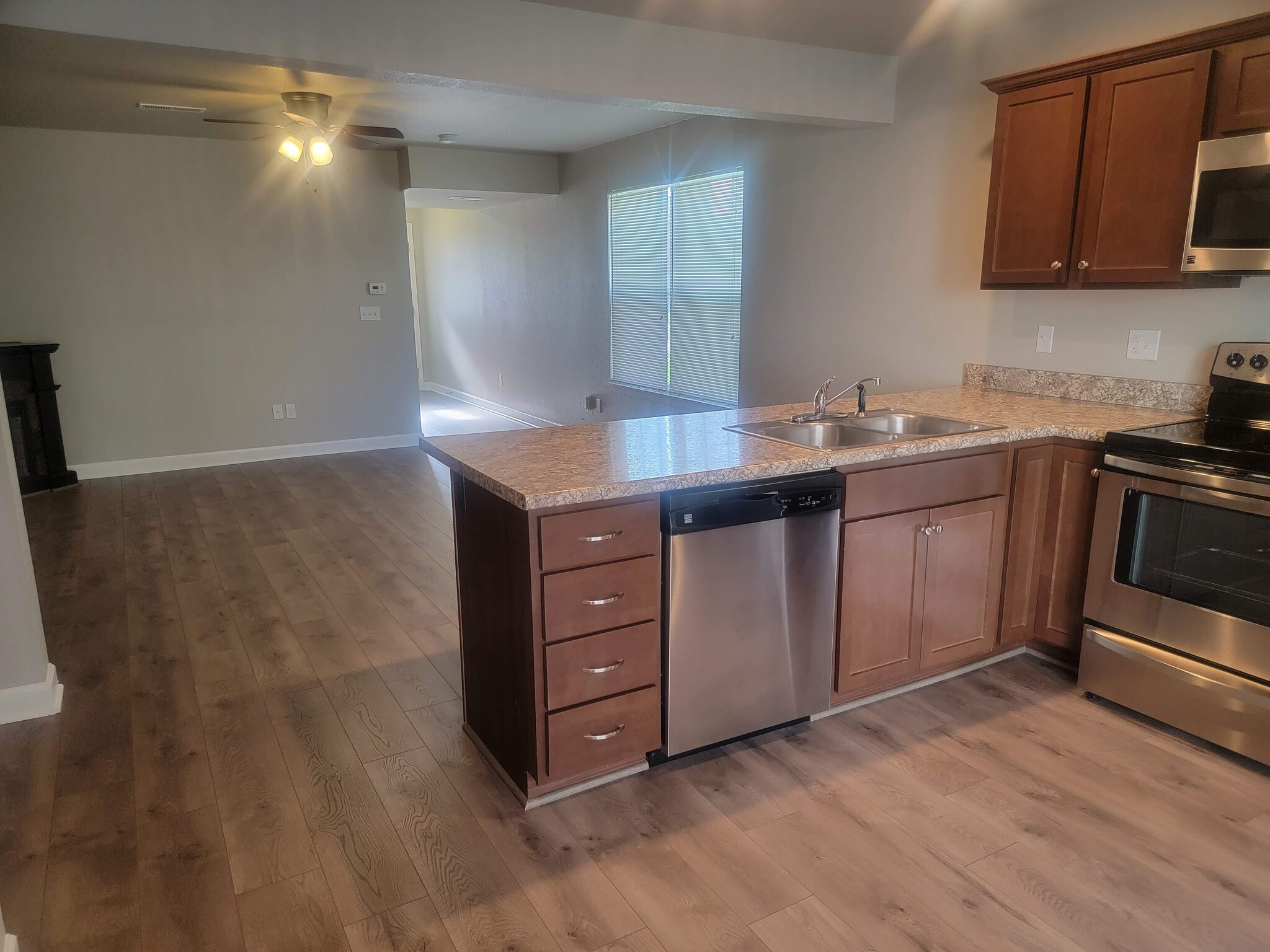 View toward the front door - 218 N Washington St