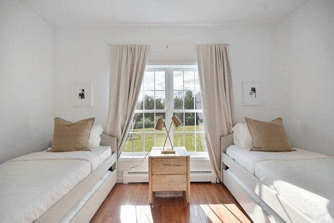 Building Photo - 163 Silver Lake Rd