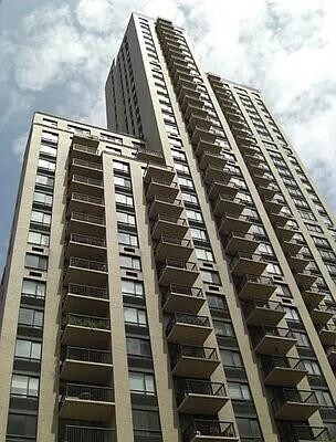 Building Photo - 171 E 84th St