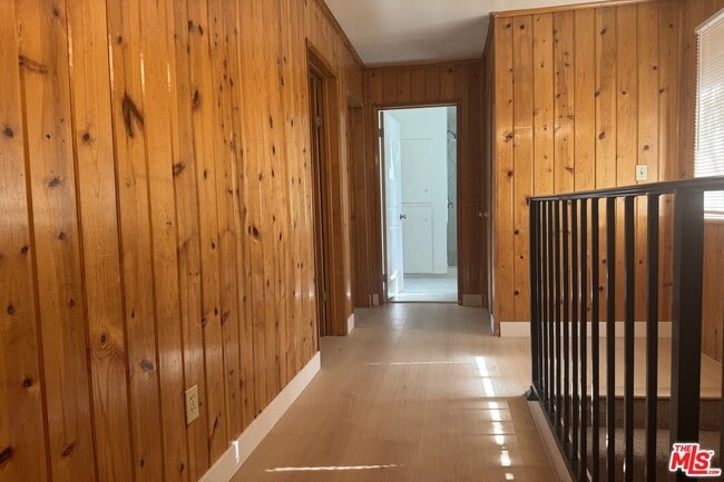 Building Photo - 2317 Maplewood Way