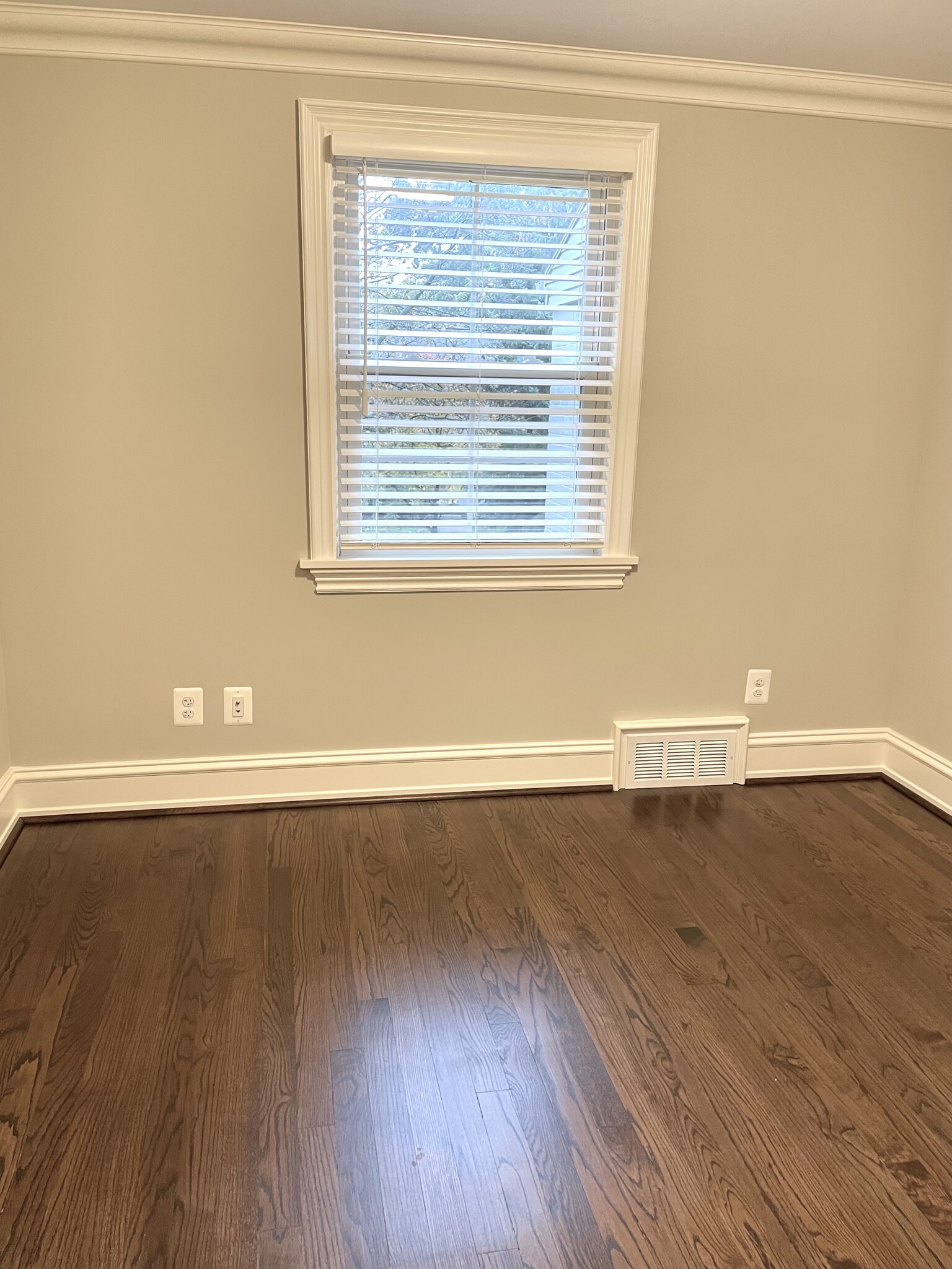 2nd Bedroom with 1st window - 1608 Graefield Rd