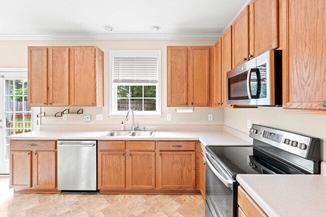 Building Photo - 5612 Slaytenbush Ln