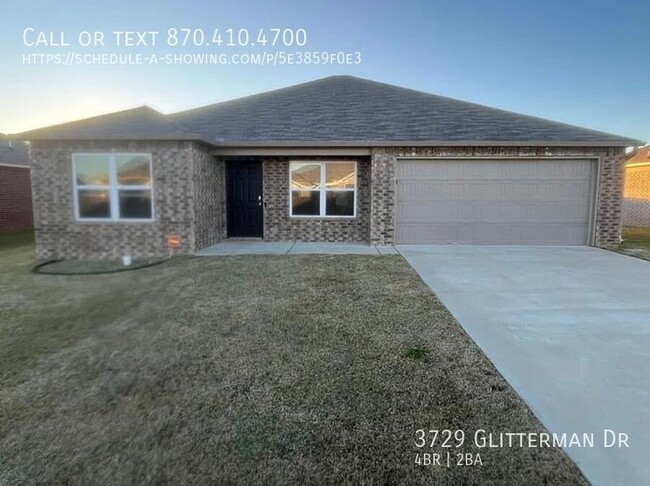 Primary Photo - Spacious 4 bed 2 bath home with fenced bac...