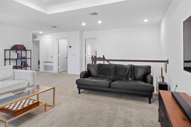 Building Photo - 6809 Ellsworth Walk