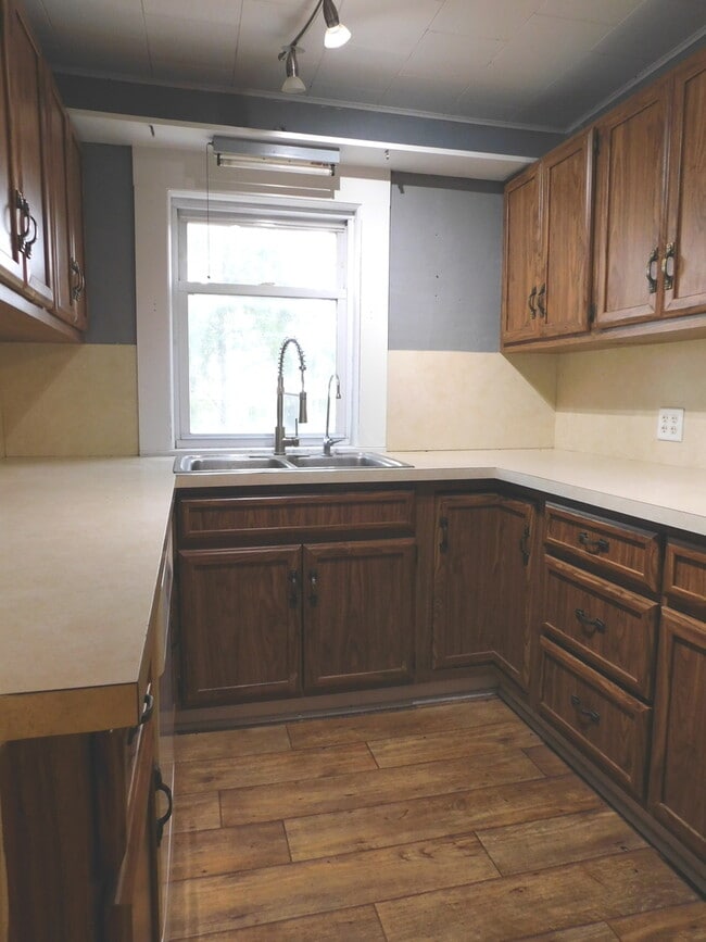 Building Photo - 3986 Rollo Rd