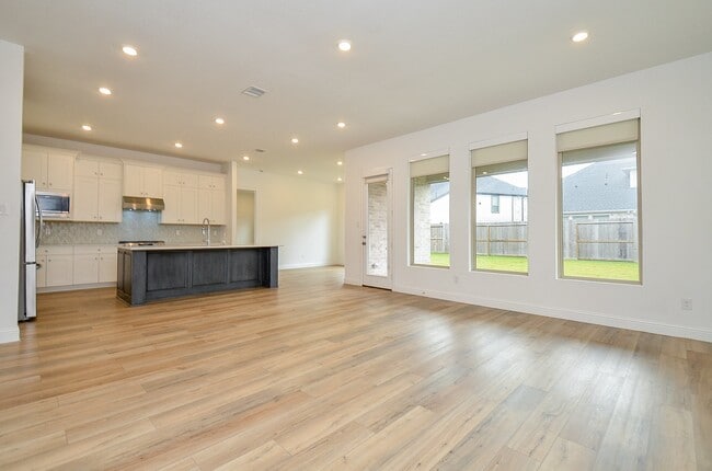 Building Photo - 4827 Avon Ridge Way