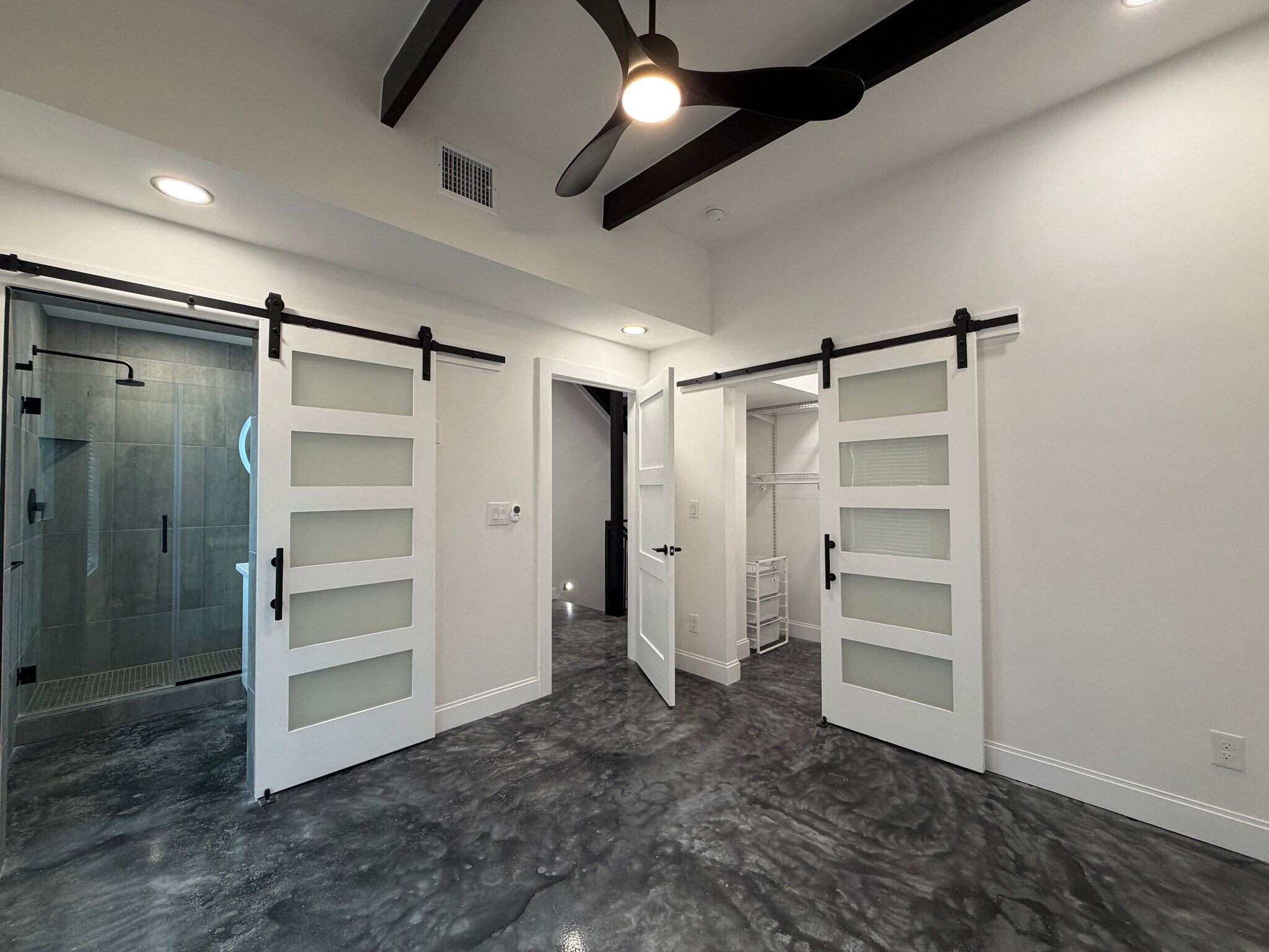 Building Photo - 222 S Olive St