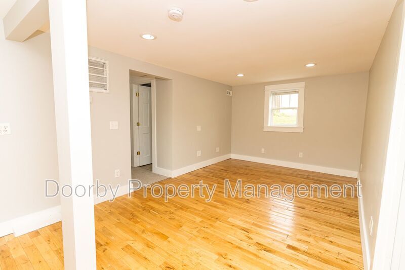 Building Photo - 328 Beck Ave