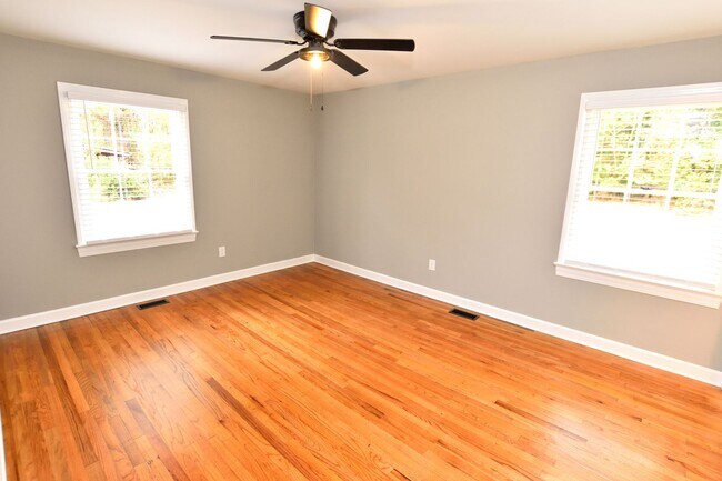 Building Photo - 3645 Shenandoah Dr