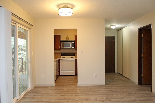 Building Photo - 6755-6755 SW Terri Ct