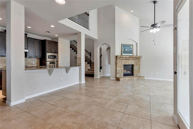 Building Photo - 209 Highland Horizon
