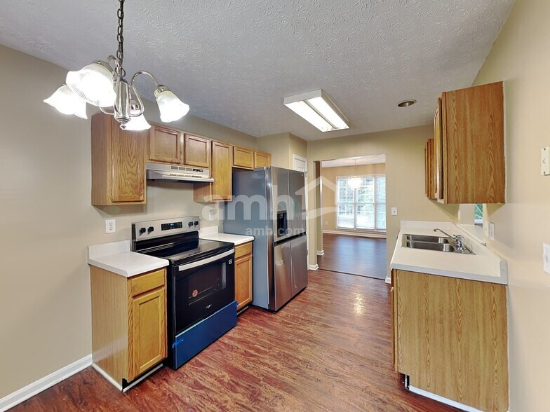 Building Photo - 304 Legacy Park Dr