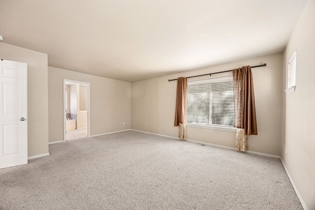 Building Photo - 3 Bedroom 2.5 bath Foxglove Meadows Home $3495.00