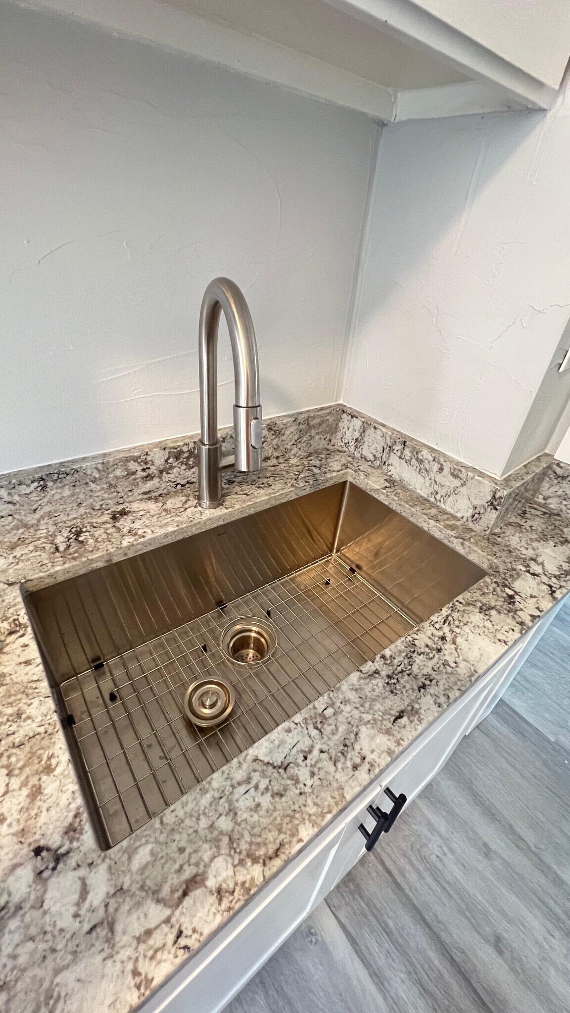 Building Photo - 11 Reeves St