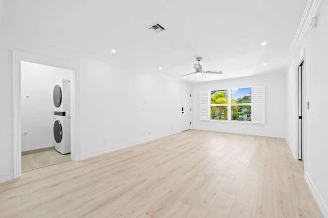 Building Photo - 1105 Bel Air Dr