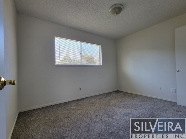 Building Photo - Charming 3 bed 2 bath home in Santa Maria
