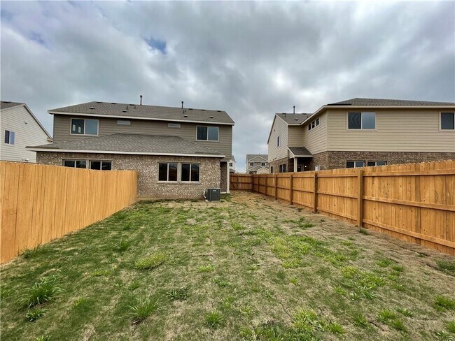 Building Photo - 526 White Steppe Way