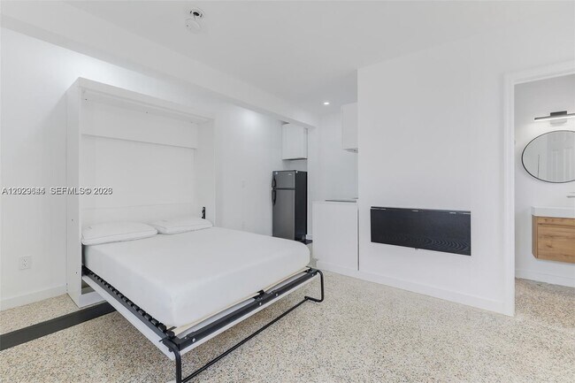 Building Photo - 415 75th St