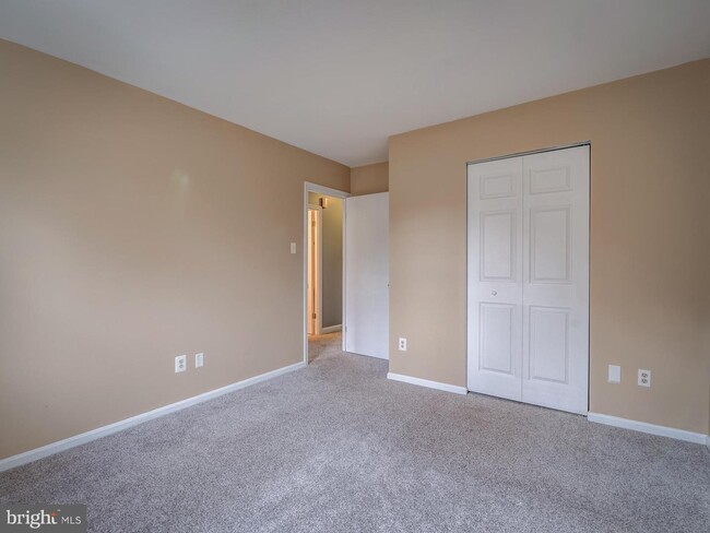 Building Photo - 8203 Stationhouse Ct