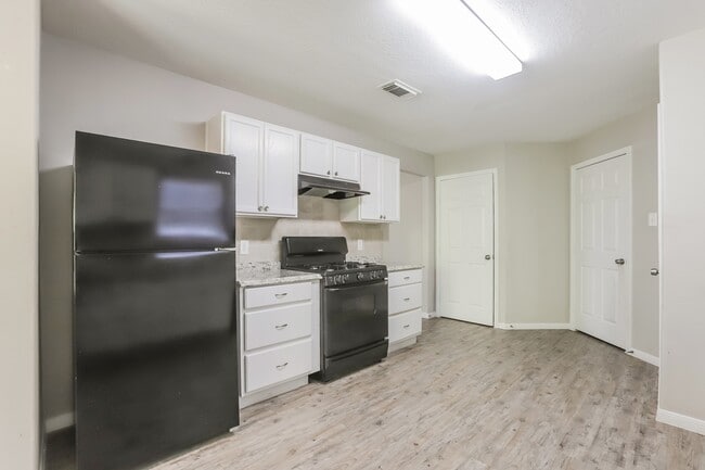 Building Photo - 2911 Cypress Island Dr