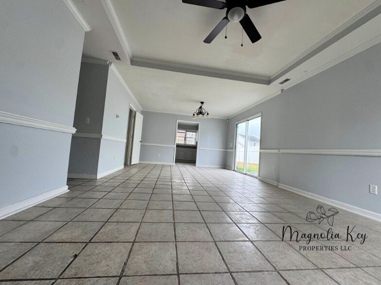 Building Photo - 4850 Southgate Pkwy