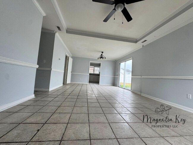 Building Photo - 4850 Southgate Pkwy