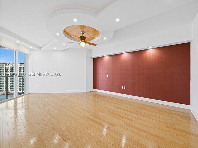 Building Photo - 333 Las Olas Way
