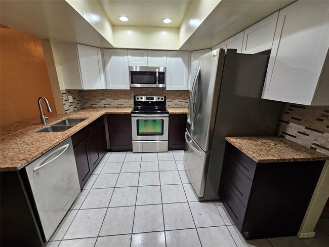 Building Photo - 7621 NW 74th Terrace