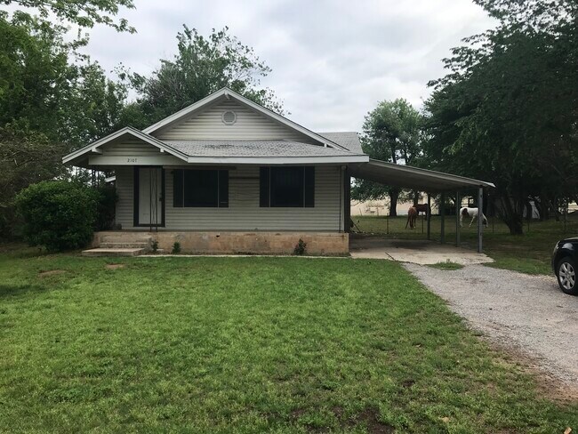 Front of house - 2107 Briggs St